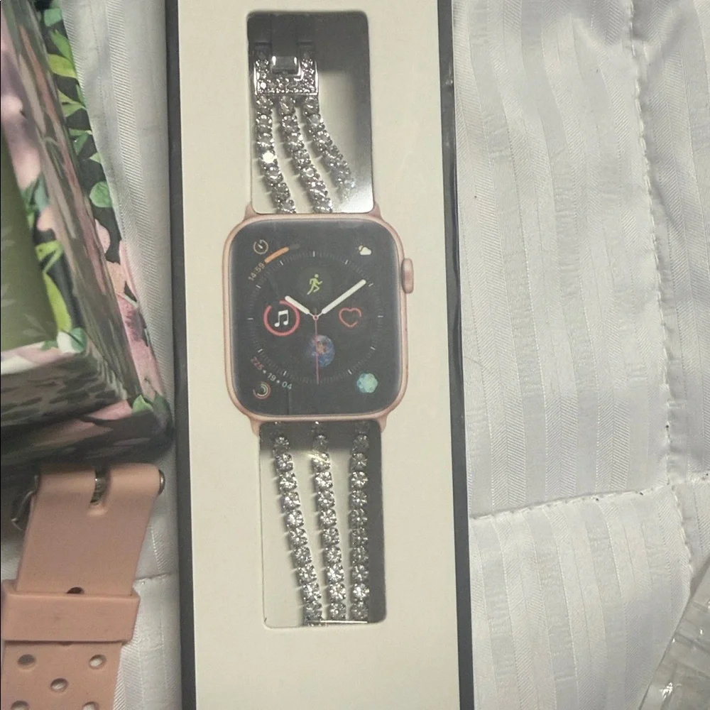 Apple Smartwatch - Soft Pink with 12 accessories!